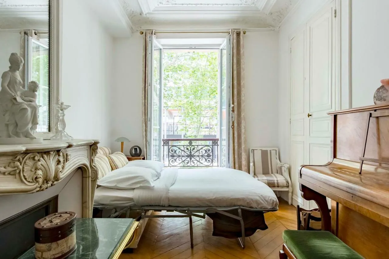 Veeve - By Boulevard Saint Germain * Paris